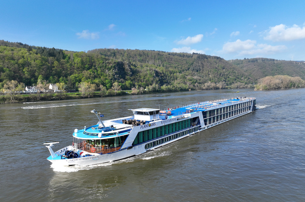 MS LADY CRISTINA